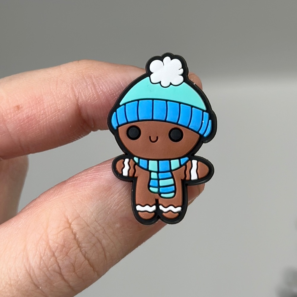 5/$10 - 10/$15 gingerbread croc charm
